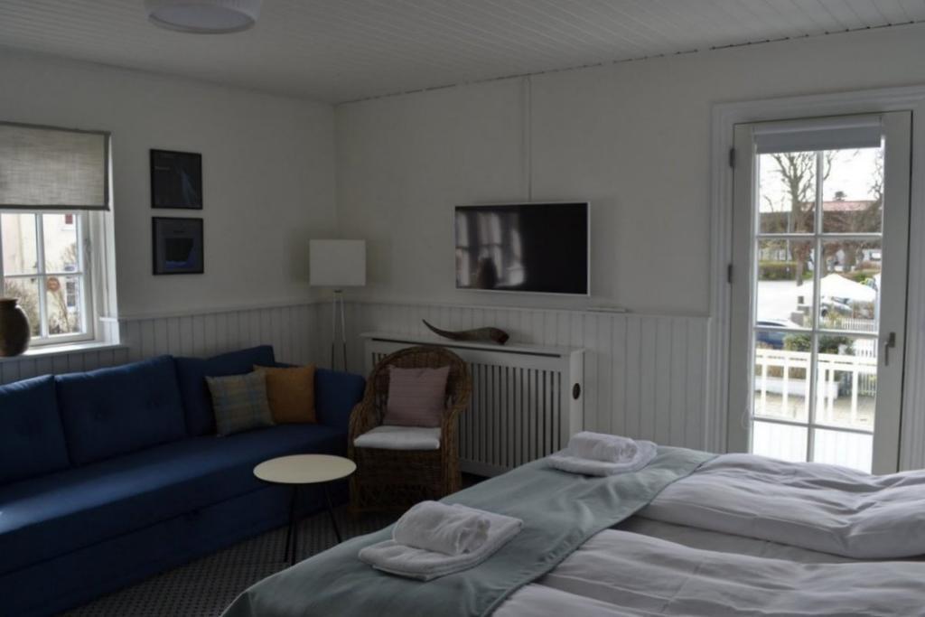 Ballen Badehotel Tranebjerg エクステリア 写真